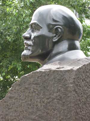 statue of Lenin