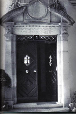 Vocatus inscribed above Jung's door